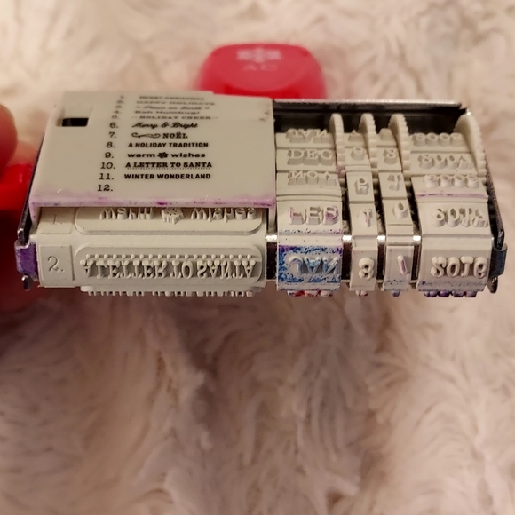 Lot of 10 stamps stampers, and sturdy pencil box - Picture 8 of 10